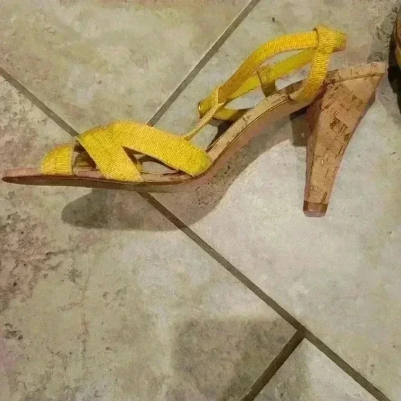 EUC women's Coach heels, sunflower yellow, strappy sandals, sz 7, $50 - Picture 5 of 5